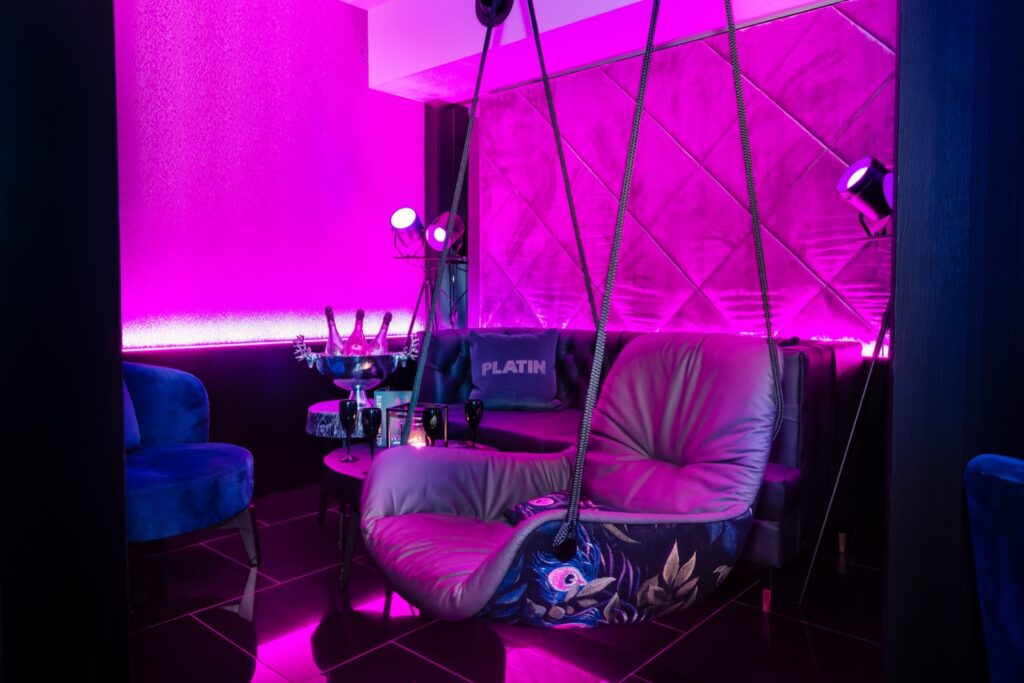 Hängesessel in der Lounge